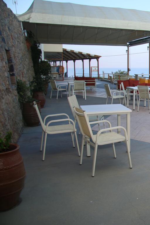 Santa Marina Apartments Rodhákinon Dış mekan fotoğraf