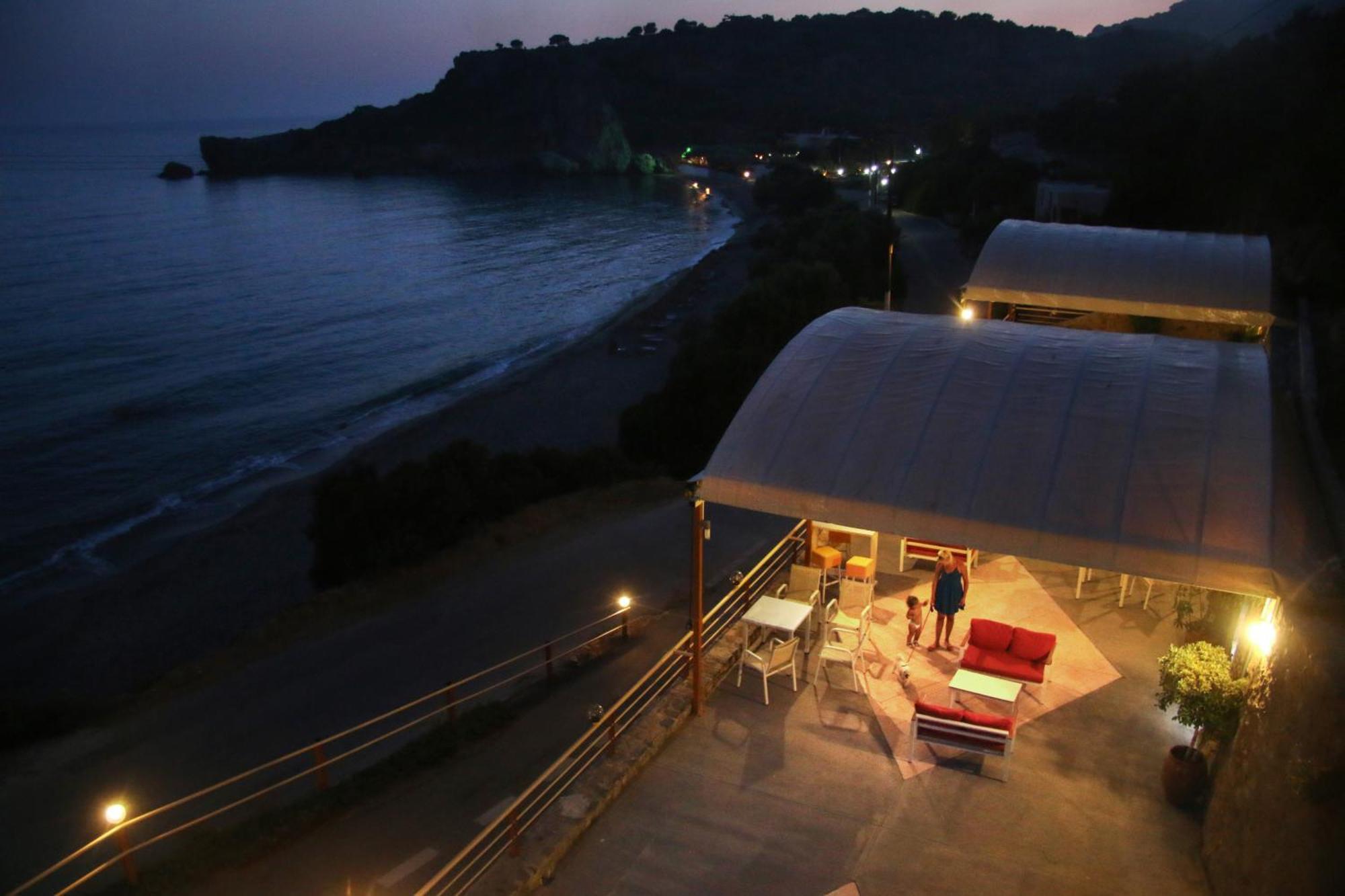 Santa Marina Apartments Rodhákinon Dış mekan fotoğraf