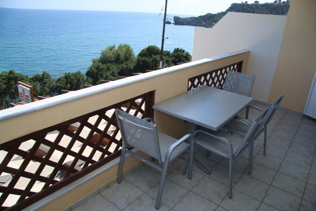 Santa Marina Apartments Rodhákinon Dış mekan fotoğraf